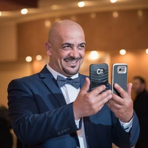 Meet your Posher, Loay